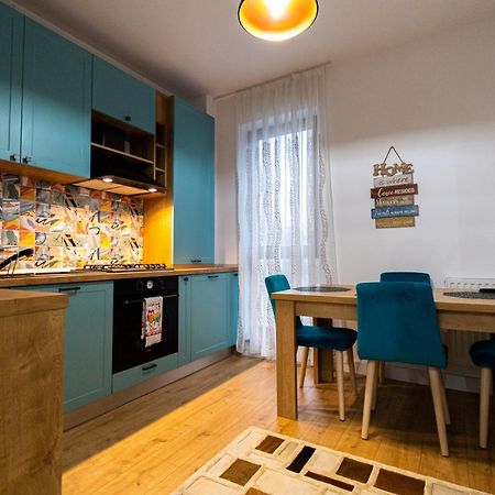 Lighthouse Central Apt With Unique Views Of The Fortress, Free Parking, 5 Min By Car From The Old Town Lejlighed Braşov Eksteriør billede