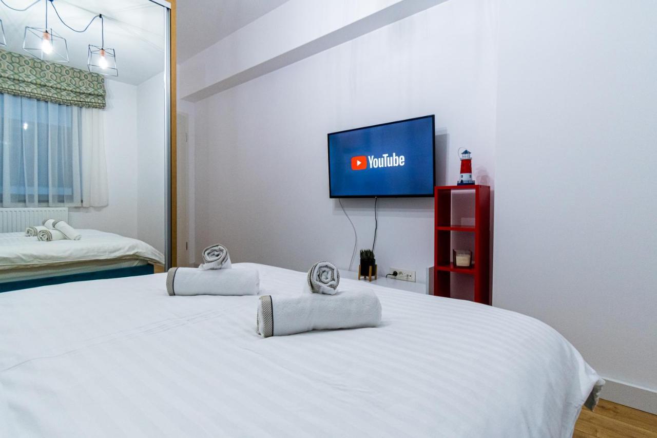 Lighthouse Central Apt With Unique Views Of The Fortress, Free Parking, 5 Min By Car From The Old Town Lejlighed Braşov Eksteriør billede