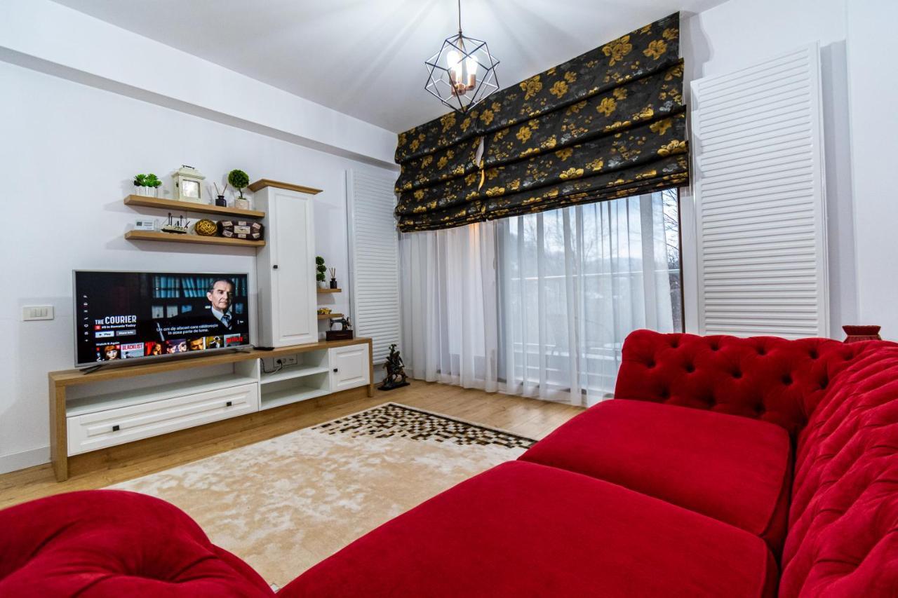 Lighthouse Central Apt With Unique Views Of The Fortress, Free Parking, 5 Min By Car From The Old Town Lejlighed Braşov Eksteriør billede