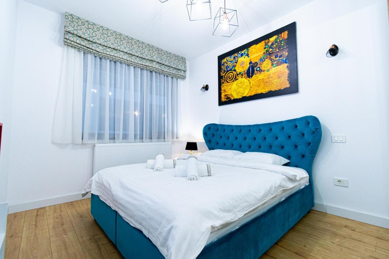 Lighthouse Central Apt With Unique Views Of The Fortress, Free Parking, 5 Min By Car From The Old Town Lejlighed Braşov Eksteriør billede
