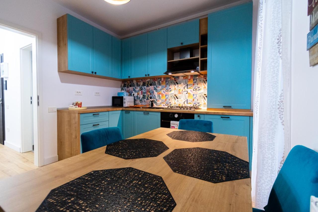 Lighthouse Central Apt With Unique Views Of The Fortress, Free Parking, 5 Min By Car From The Old Town Lejlighed Braşov Eksteriør billede