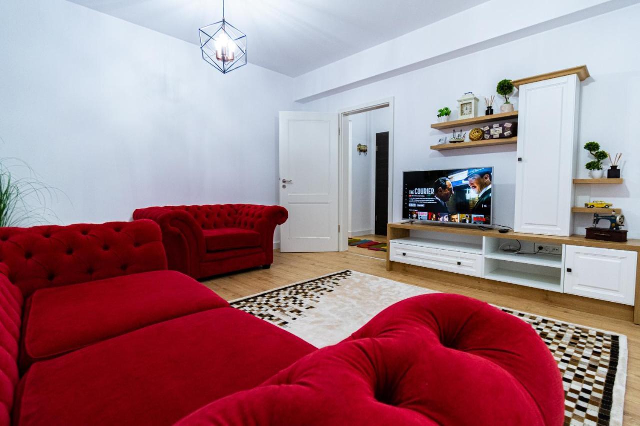 Lighthouse Central Apt With Unique Views Of The Fortress, Free Parking, 5 Min By Car From The Old Town Lejlighed Braşov Eksteriør billede